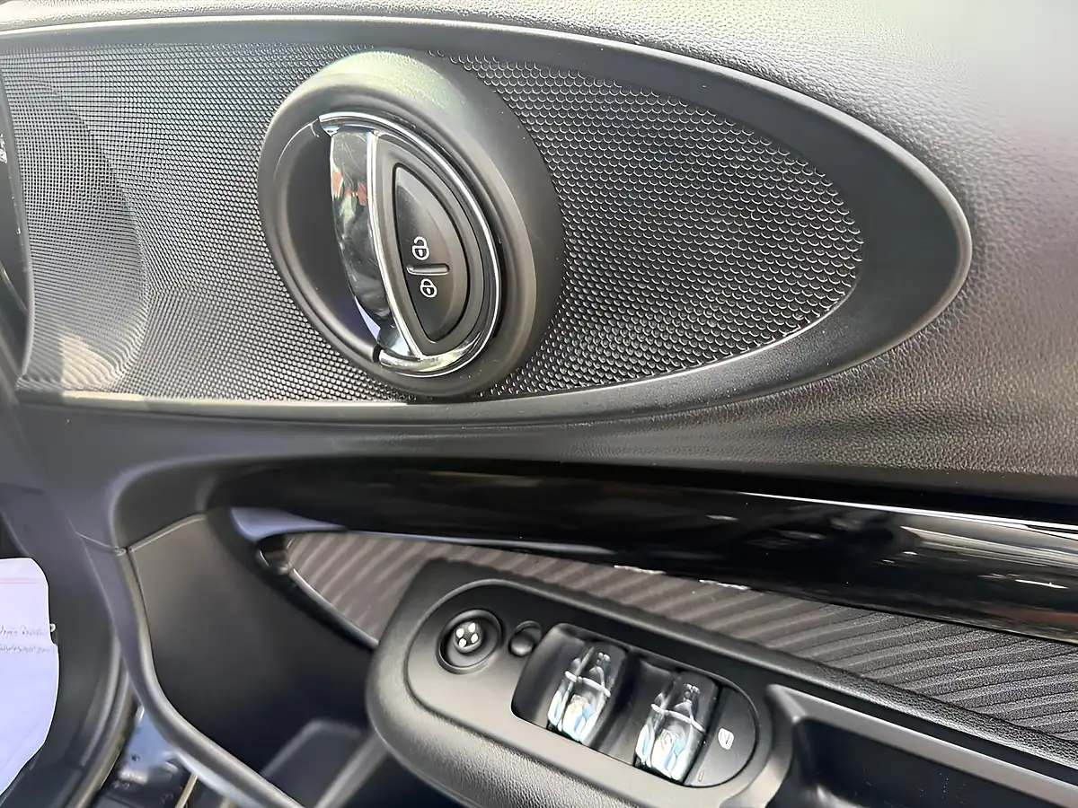Used 2018 MINI Clubman Cooper Black - Interior and Exterior details 10