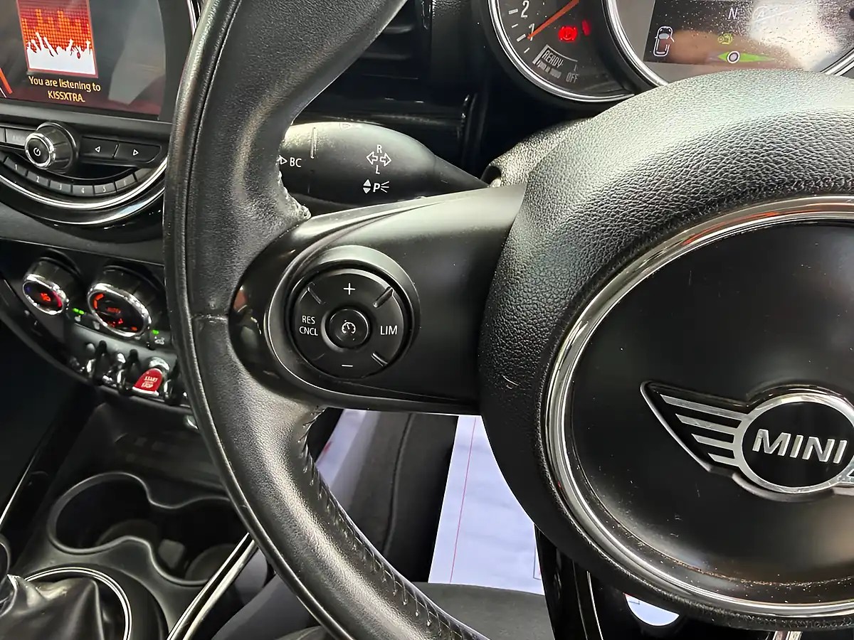 Used 2018 MINI Clubman Cooper Black - Interior and Exterior details 11