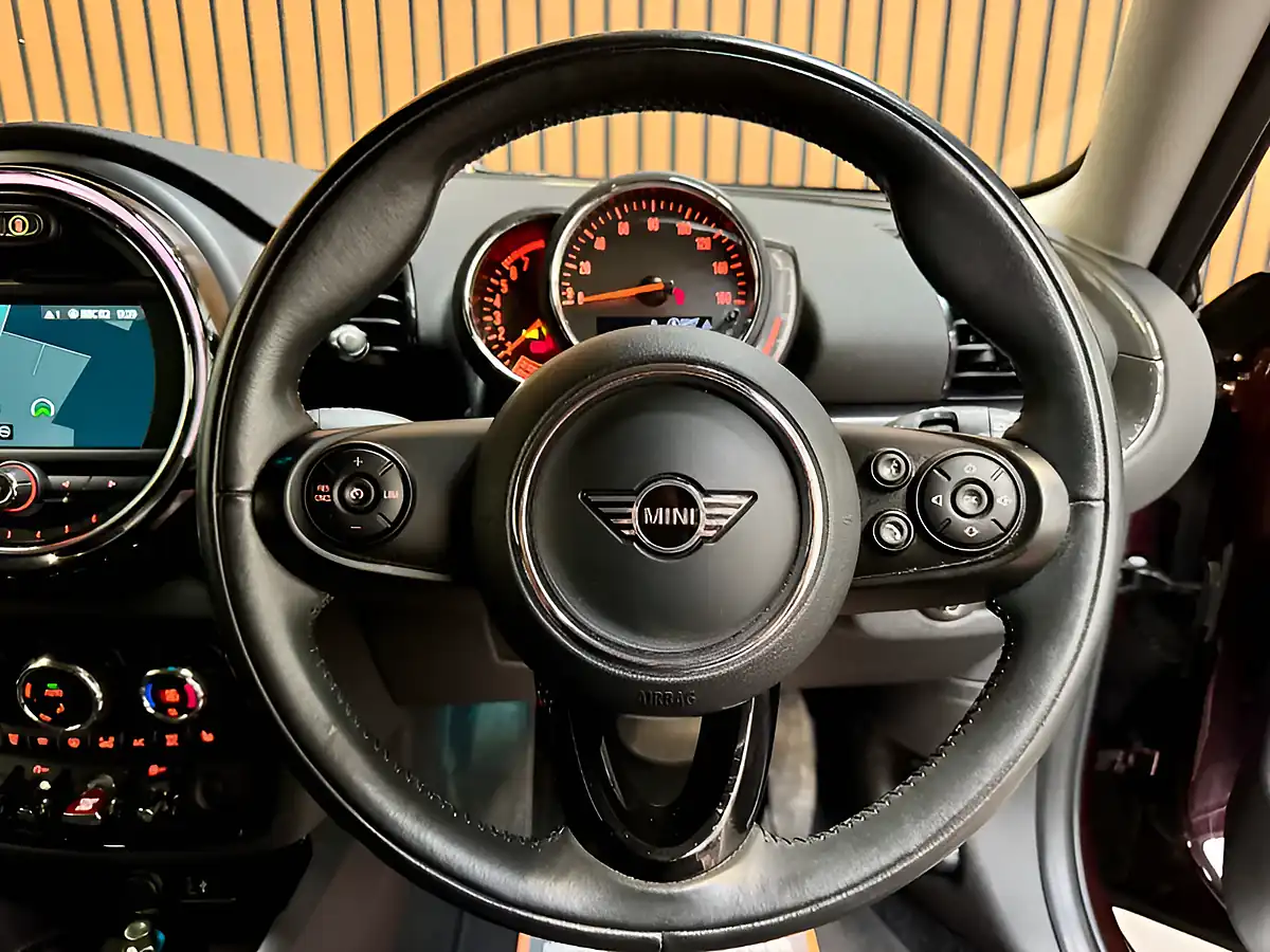 Used 2018 MINI Clubman Cooper Classic Pure Burgundy - Interior and Exterior details 14