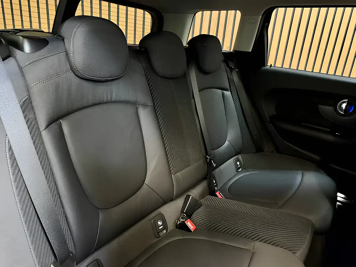 Used 2018 MINI Clubman Cooper Classic Pure Burgundy - Interior and Exterior details 20