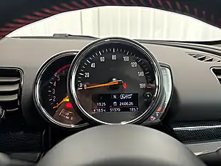 Used 2018 MINI Clubman Cooper Moonwalk Grey - Interior and Exterior details 17