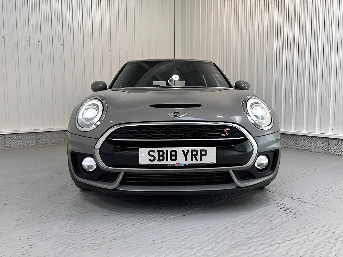 Used 2018 MINI Clubman Cooper Moonwalk Grey - Interior and Exterior details 2