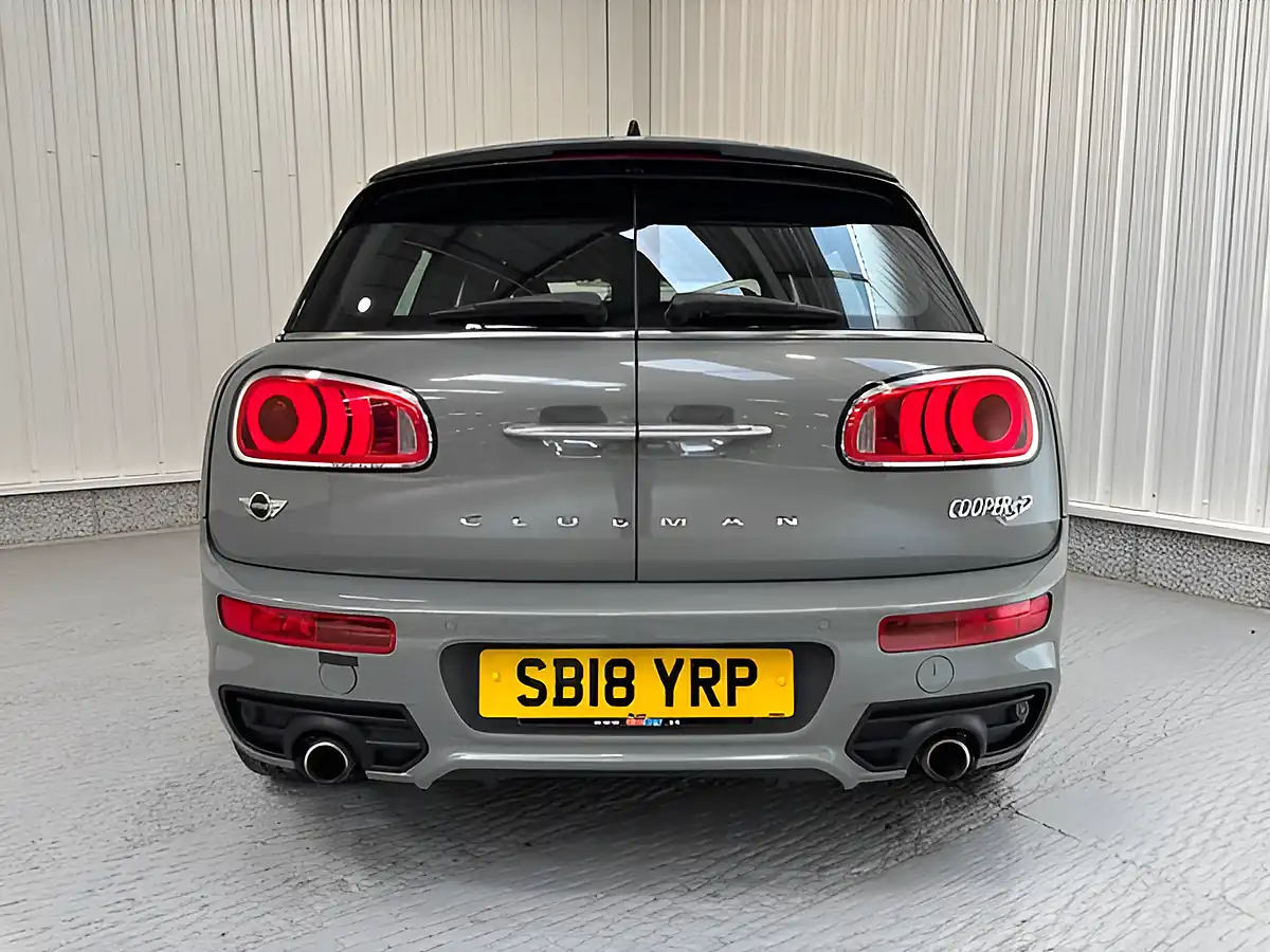 Used 2018 MINI Clubman Cooper Moonwalk Grey - Interior and Exterior details 5