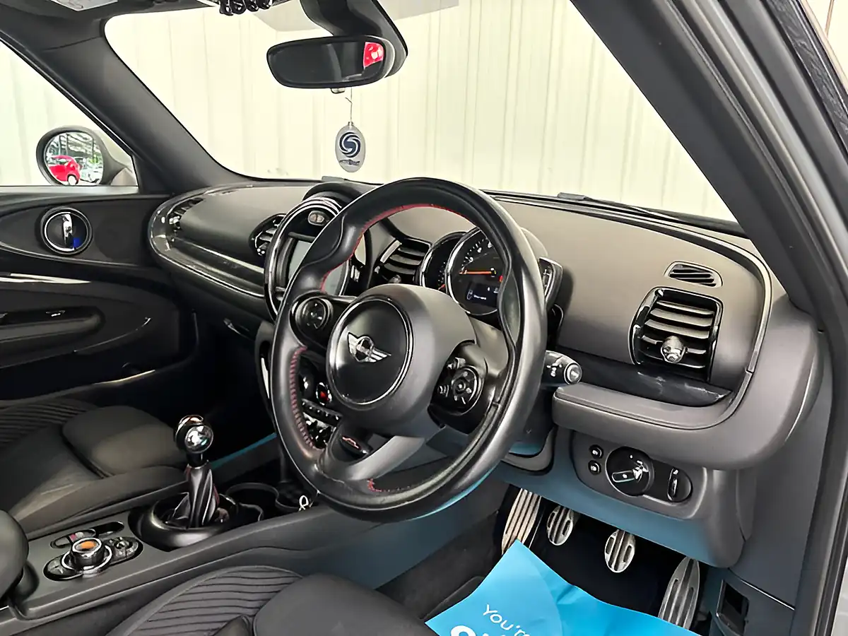 Used 2018 MINI Clubman Cooper Moonwalk Grey - Interior and Exterior details 8