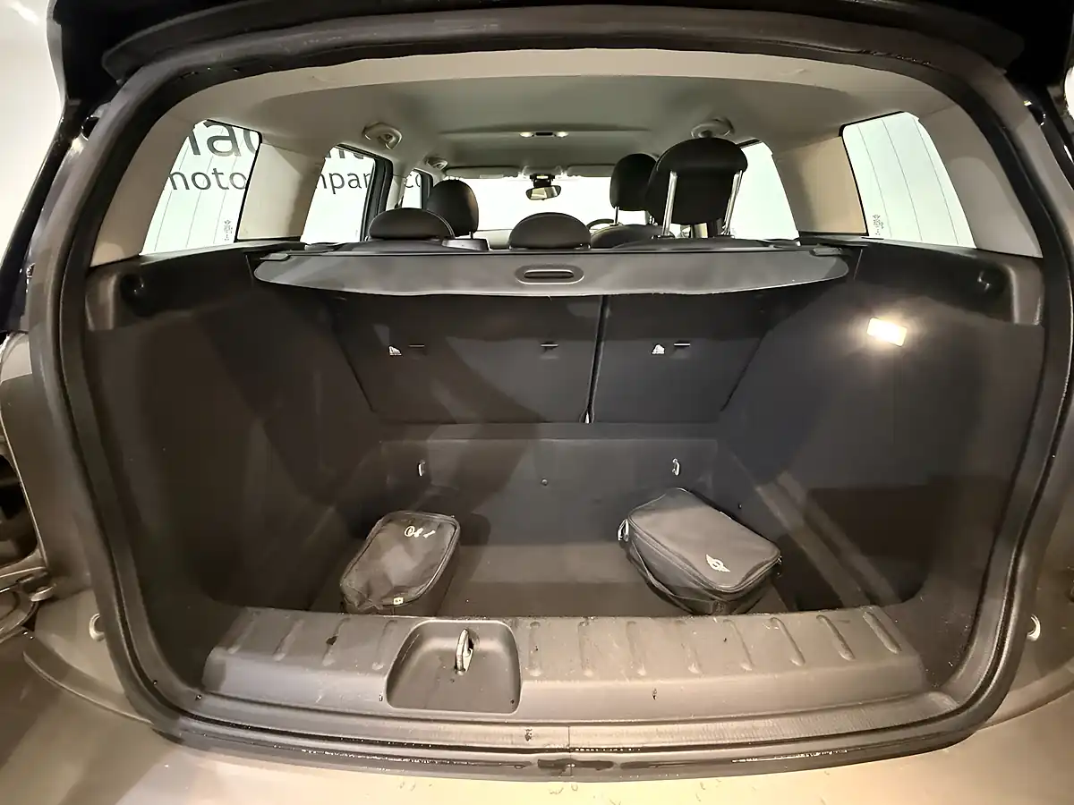 Used 2018 MINI Clubman Cooper Silver - Interior and Exterior details 15
