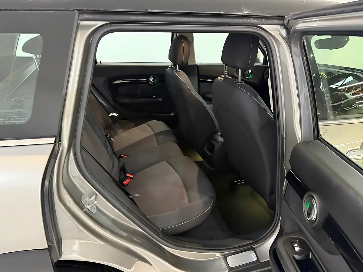 Used 2018 MINI Clubman Cooper Silver - Interior and Exterior details 19