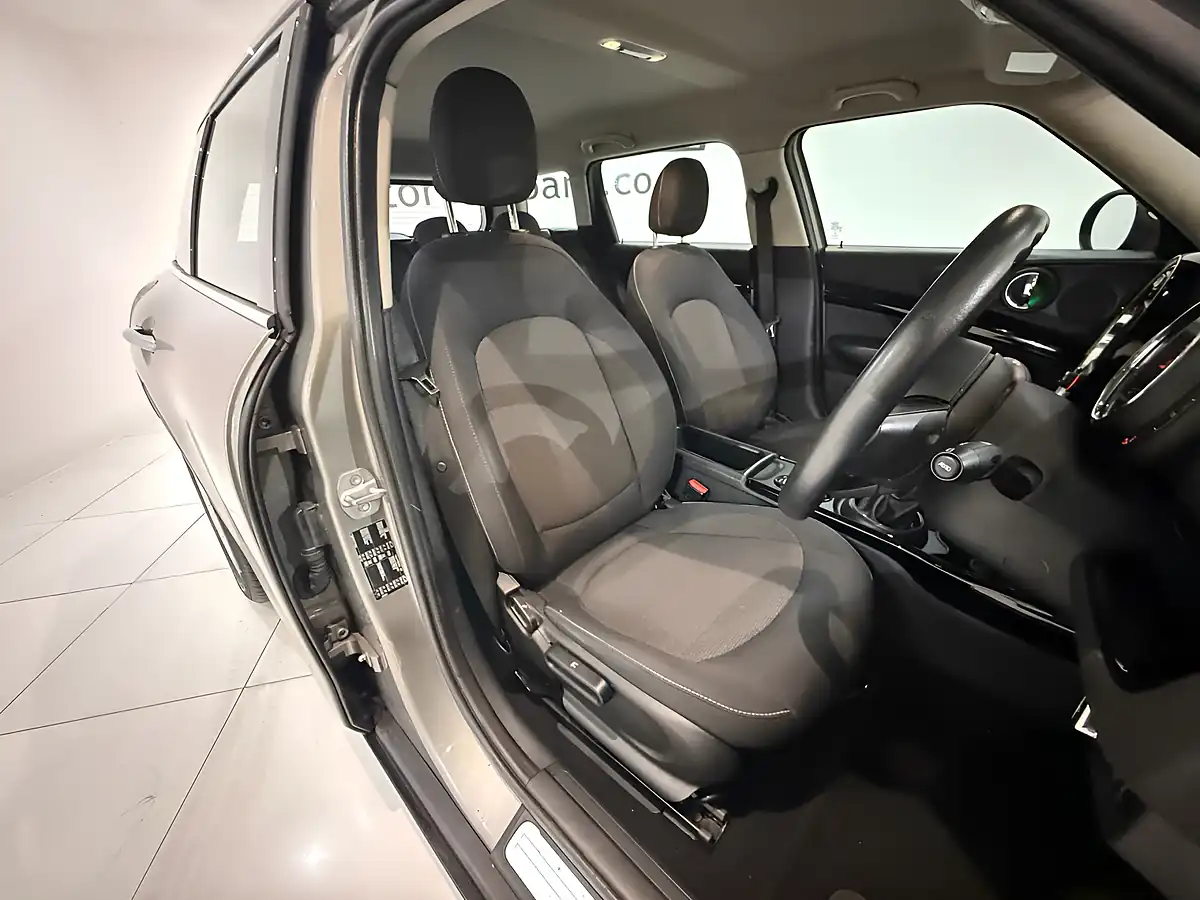 Used 2018 MINI Clubman Cooper Silver - Interior and Exterior details 20