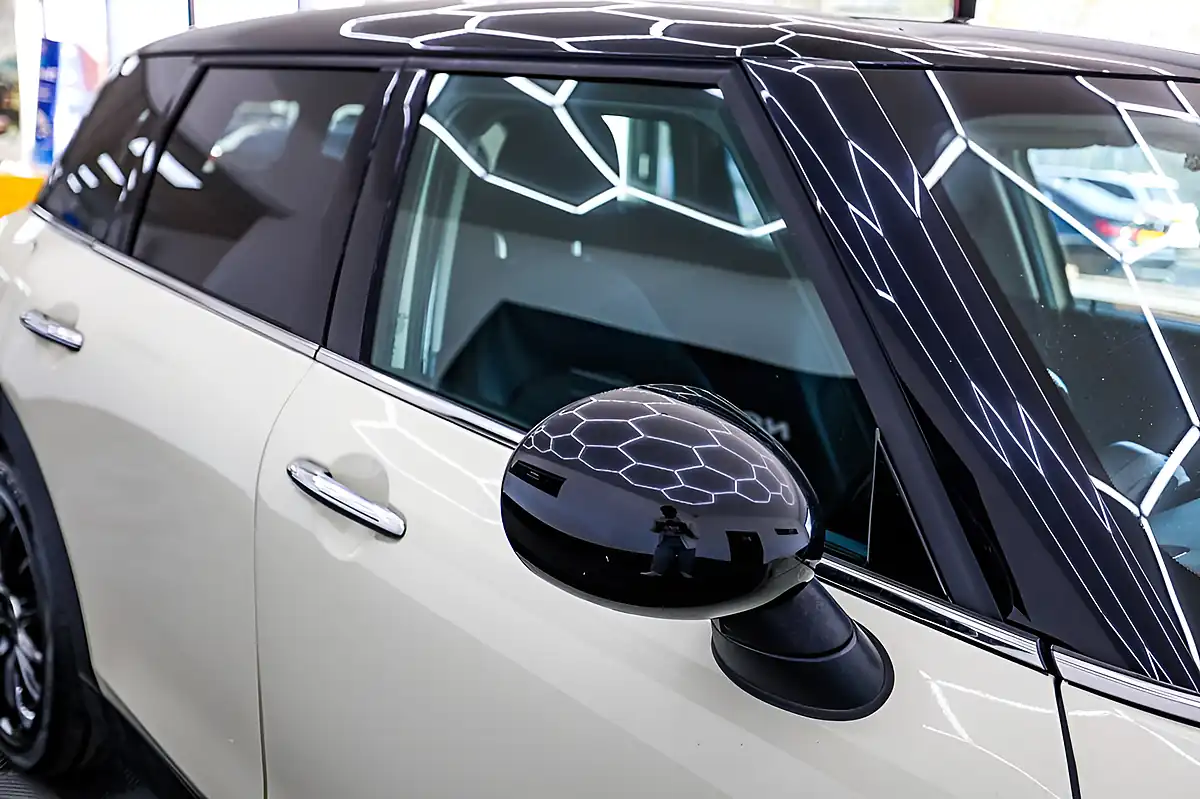 Used 2018 MINI Clubman Cooper White - Interior and Exterior details 17