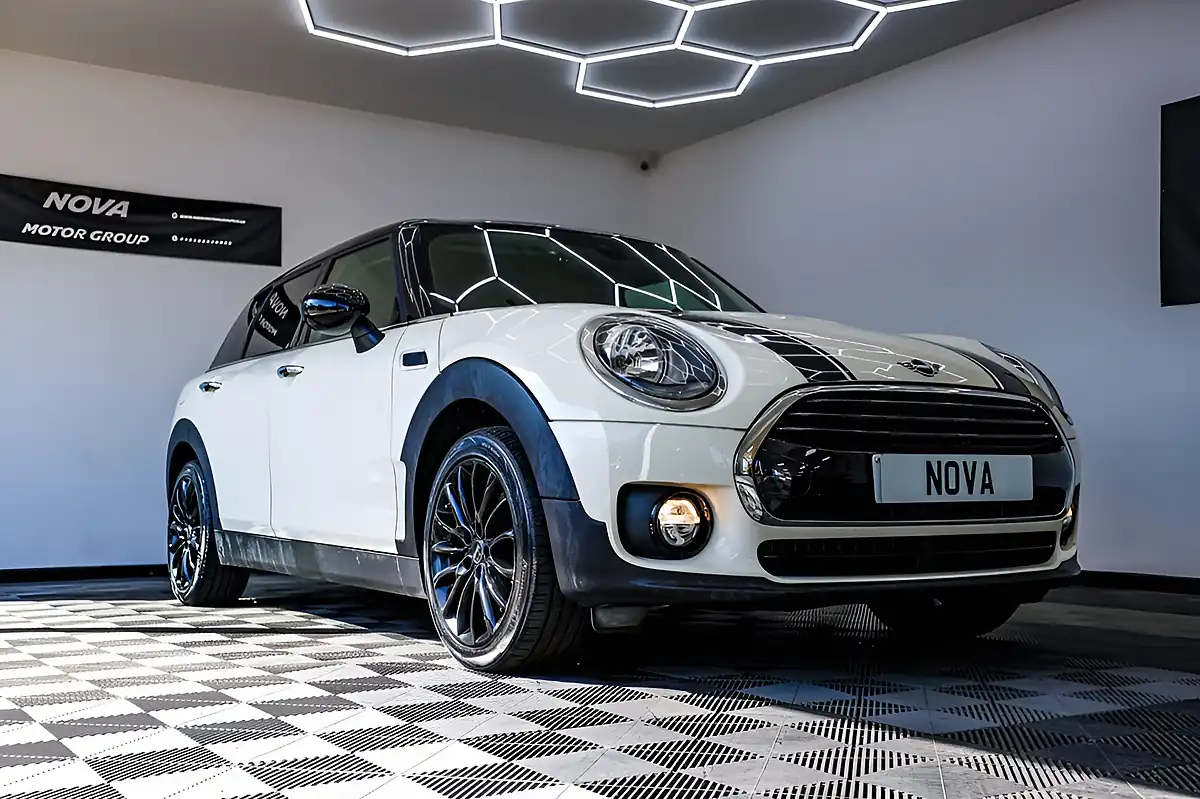 Used 2018 MINI Clubman Cooper White - Interior and Exterior details 4