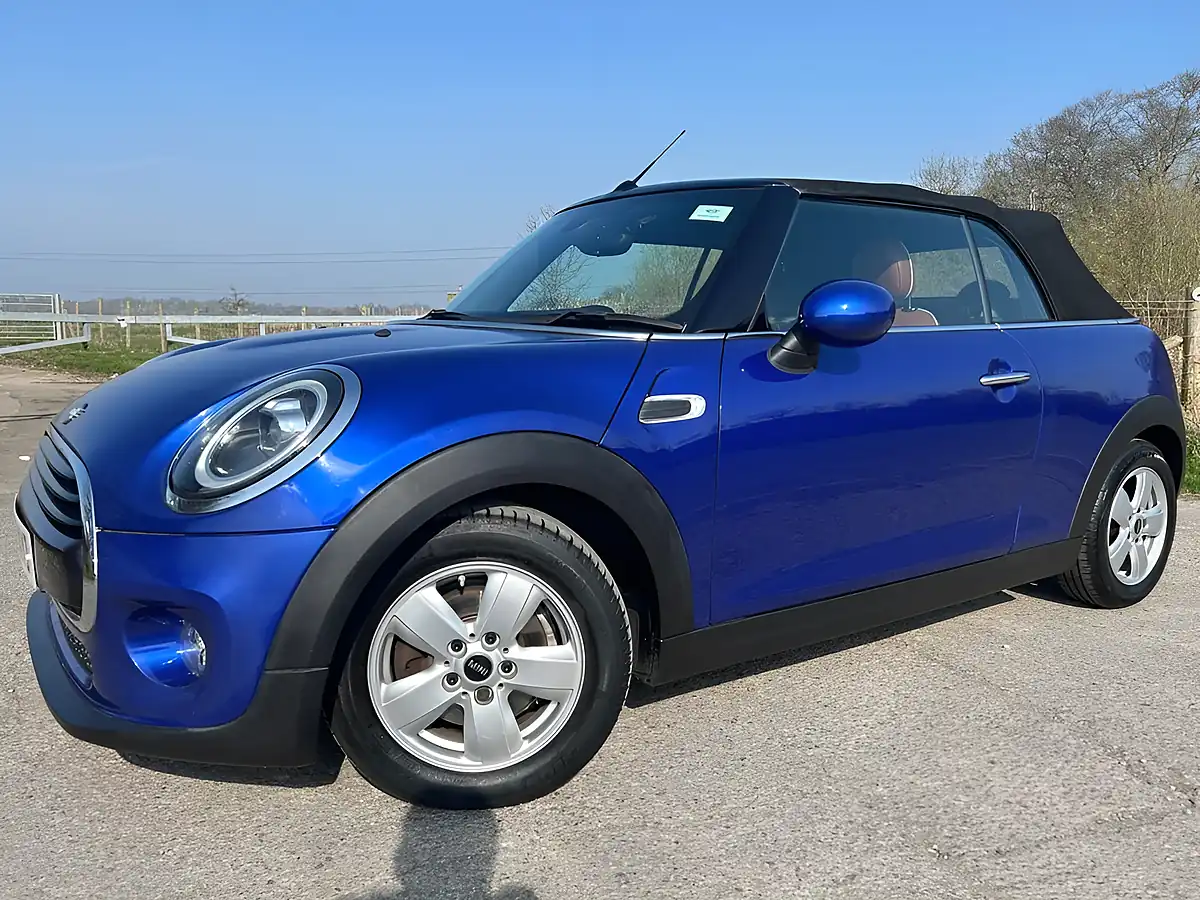 Used 2018 MINI Convertible Cooper Blue - Interior and Exterior details 4