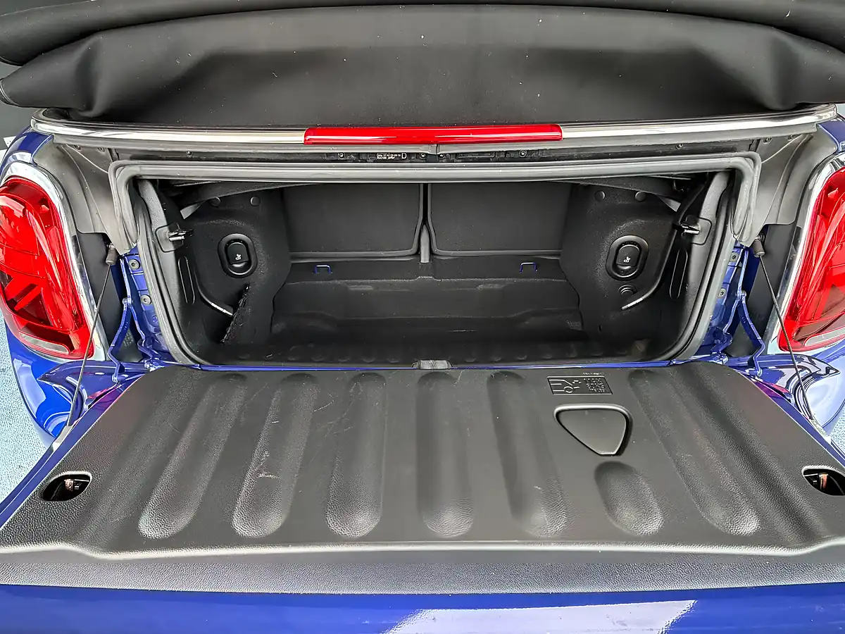 Used 2018 MINI Convertible Cooper Blue - Interior and Exterior details 12
