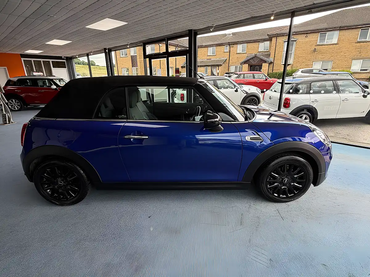 Used 2018 MINI Convertible Cooper Blue - Interior and Exterior details 4