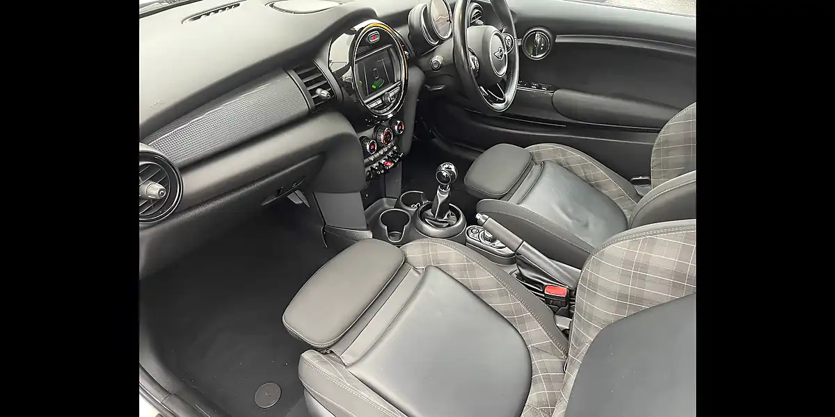 Used 2018 MINI Convertible Cooper Pearl White - Interior and Exterior details 10