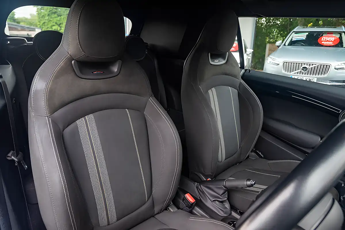 Used 2018 MINI Convertible Cooper Starlight Blue - Interior and Exterior details 16
