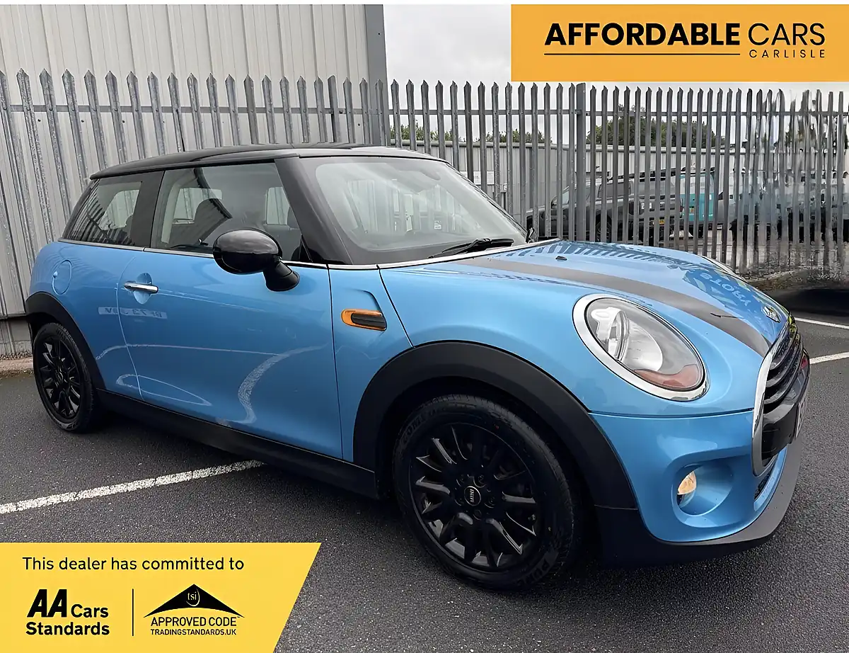 Used 2018 MINI Cooper Blue - Front View