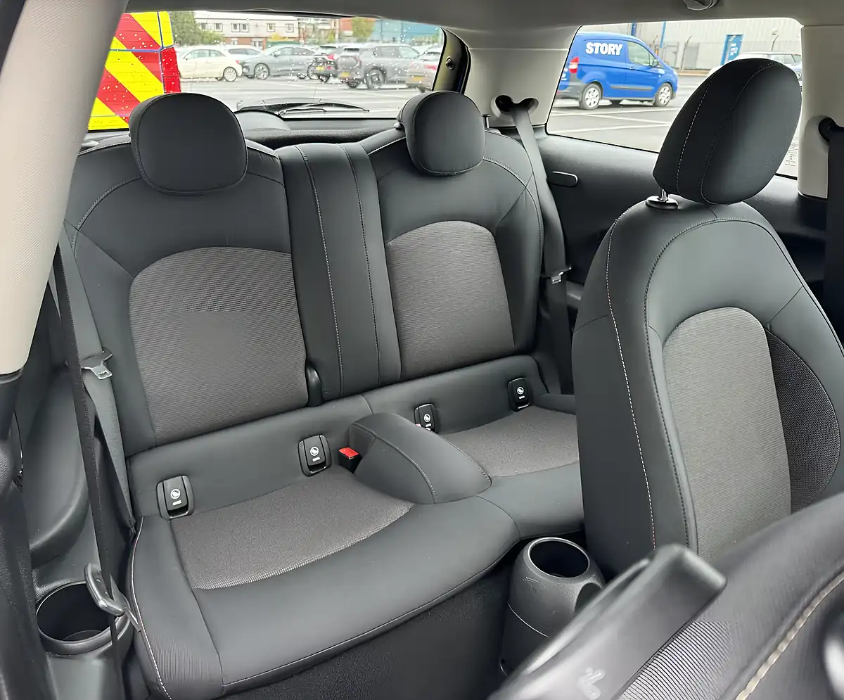 Used 2018 MINI Cooper Blue - Interior and Exterior details 12