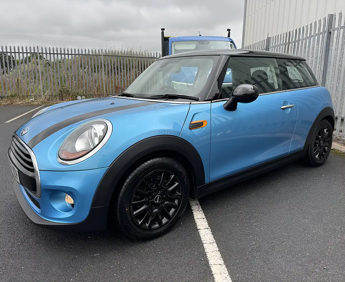 Used 2018 MINI Cooper Blue - Interior and Exterior details 2