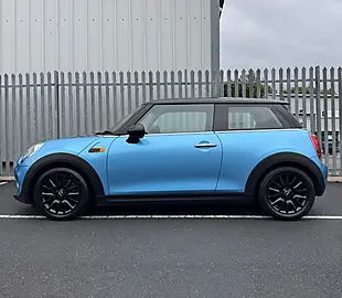 Used 2018 MINI Cooper Blue - Interior and Exterior details 8