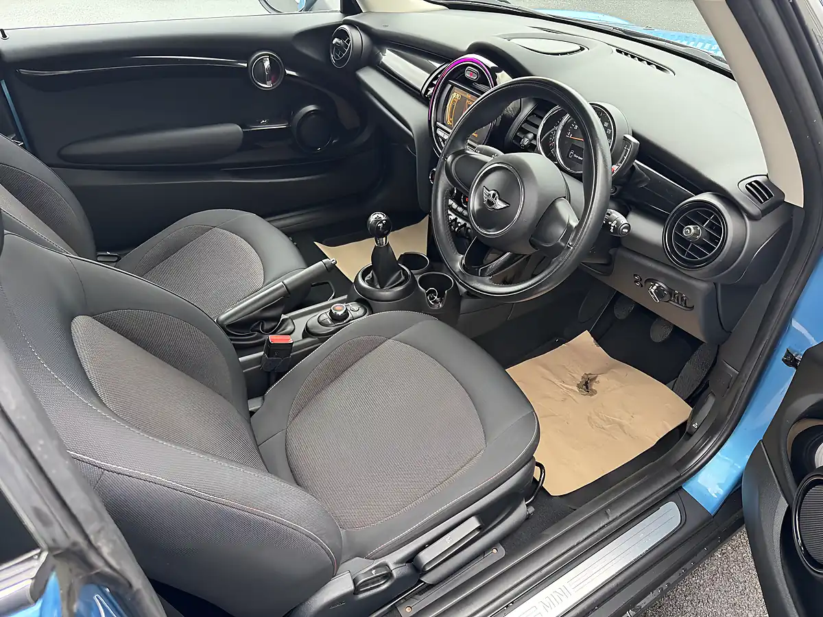 Used 2018 MINI Cooper Blue - Interior and Exterior details 9