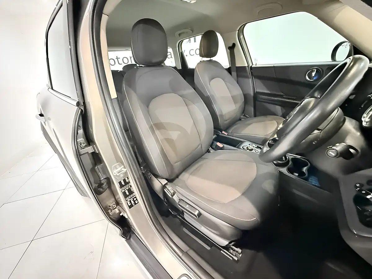 Used 2018 MINI Countryman Cooper ALL4 Silver - Interior and Exterior details 18