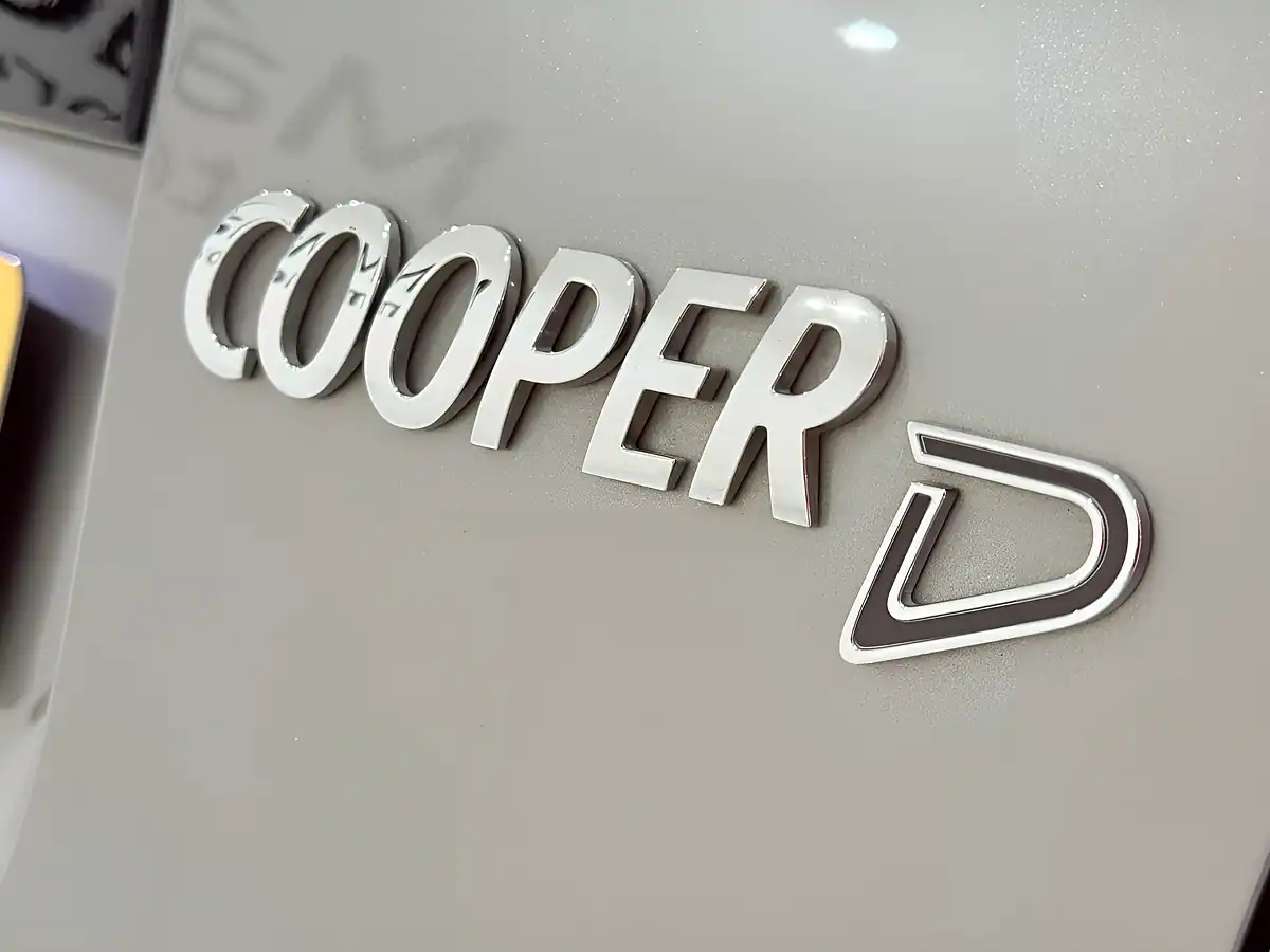 Used 2018 MINI Countryman Cooper ALL4 Silver - Interior and Exterior details 5