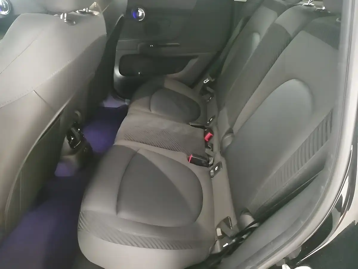 Used 2018 MINI Countryman Cooper Black - Interior and Exterior details 10