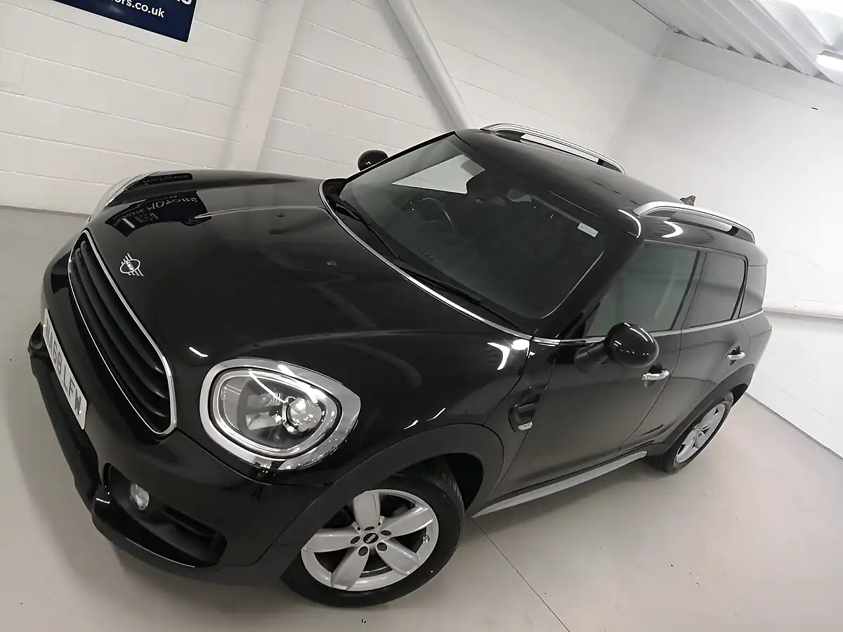 Used 2018 MINI Countryman Cooper Black - Interior and Exterior details 13