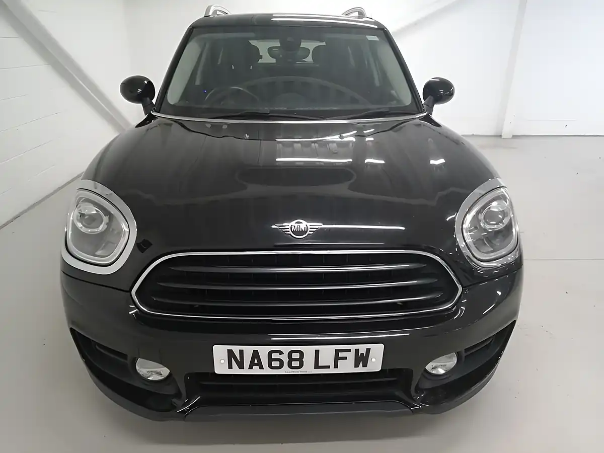 Used 2018 MINI Countryman Cooper Black - Interior and Exterior details 14