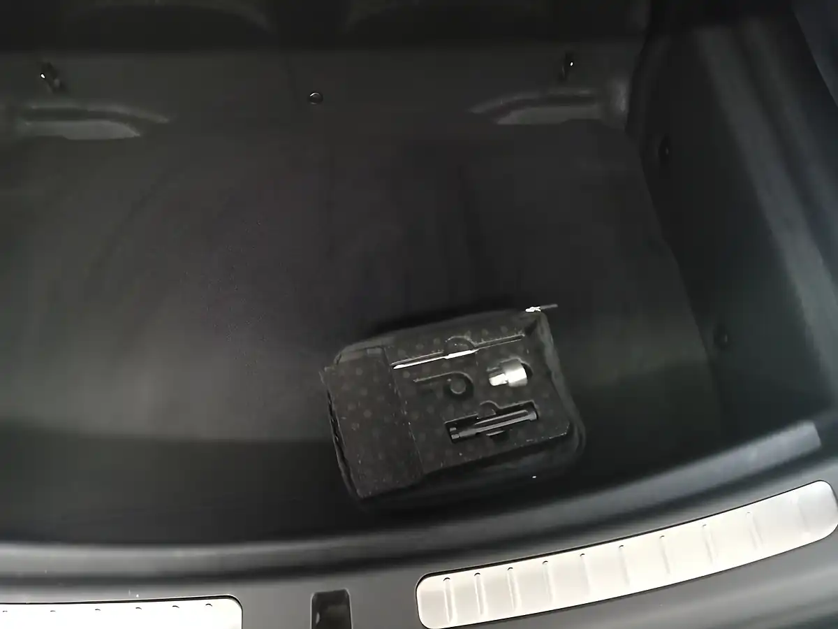Used 2018 MINI Countryman Cooper Black - Interior and Exterior details 15