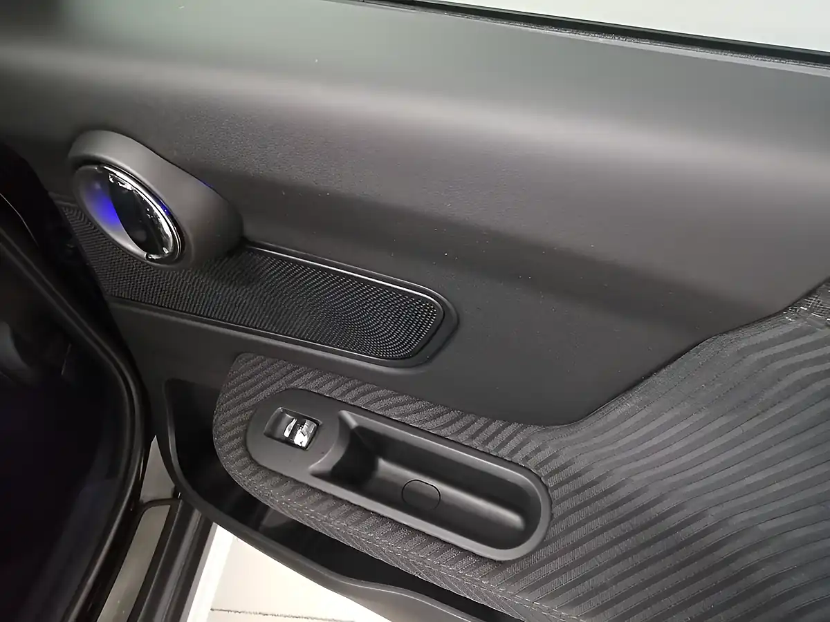 Used 2018 MINI Countryman Cooper Black - Interior and Exterior details 17