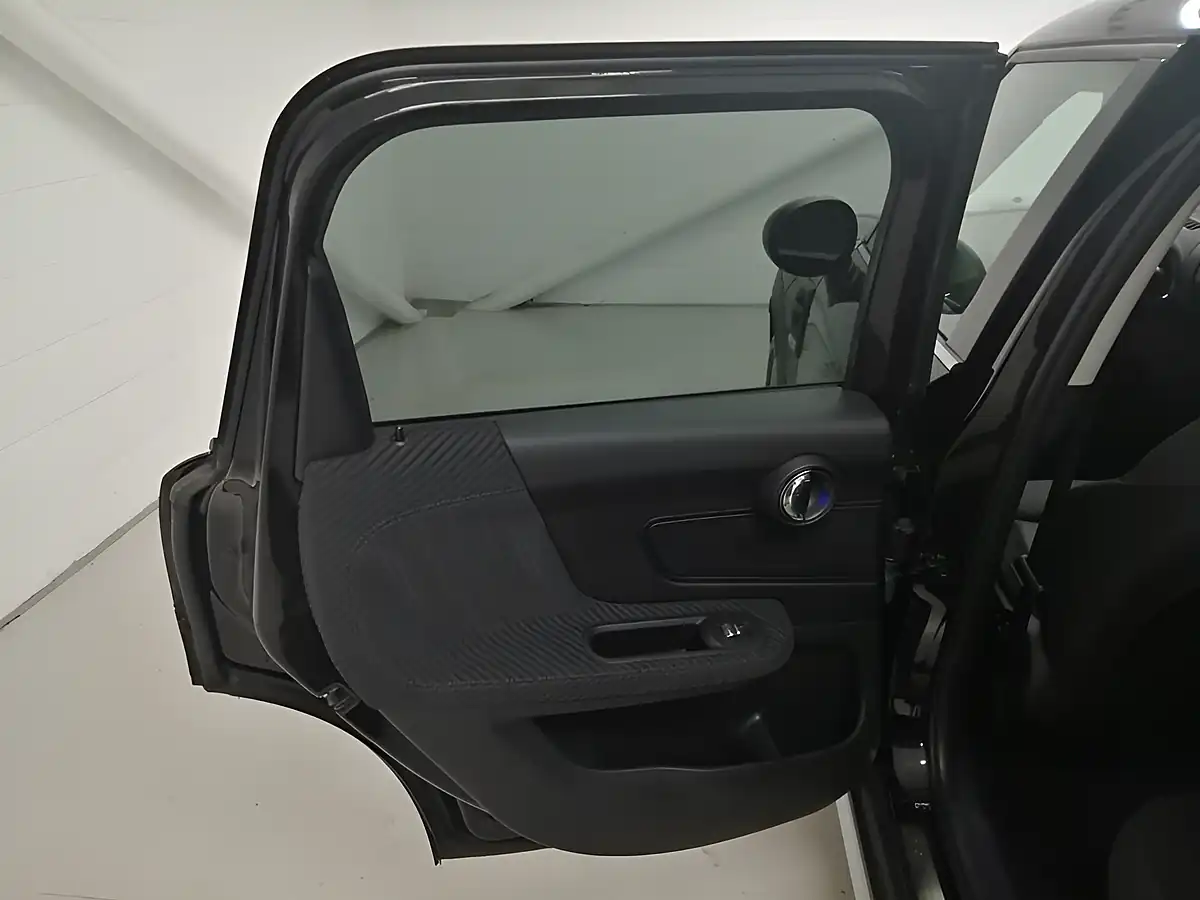 Used 2018 MINI Countryman Cooper Black - Interior and Exterior details 18