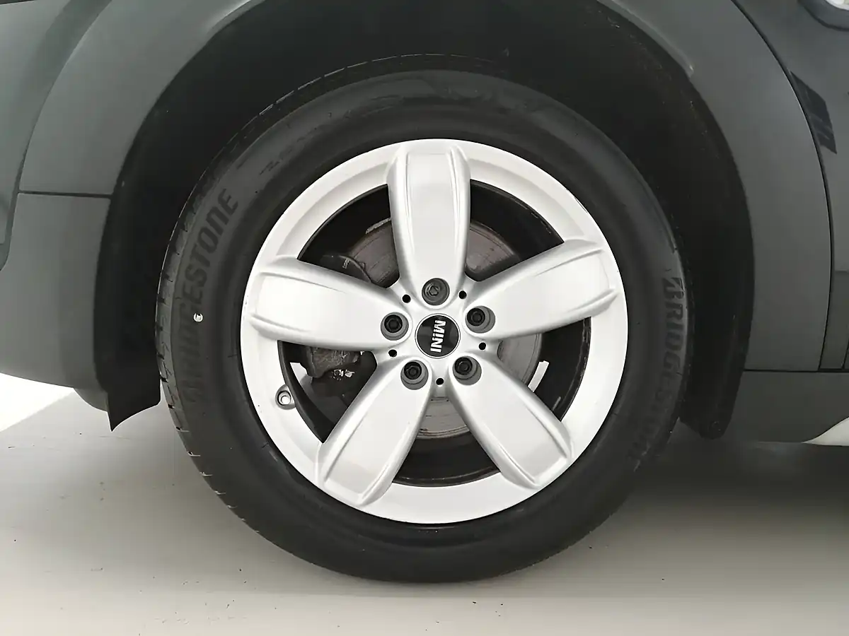Used 2018 MINI Countryman Cooper Black - Interior and Exterior details 19
