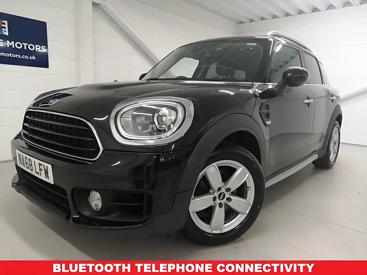 Used 2018 MINI Countryman Cooper Black - Interior and Exterior details 2