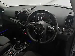 Used 2018 MINI Countryman Cooper Black - Interior and Exterior details 6