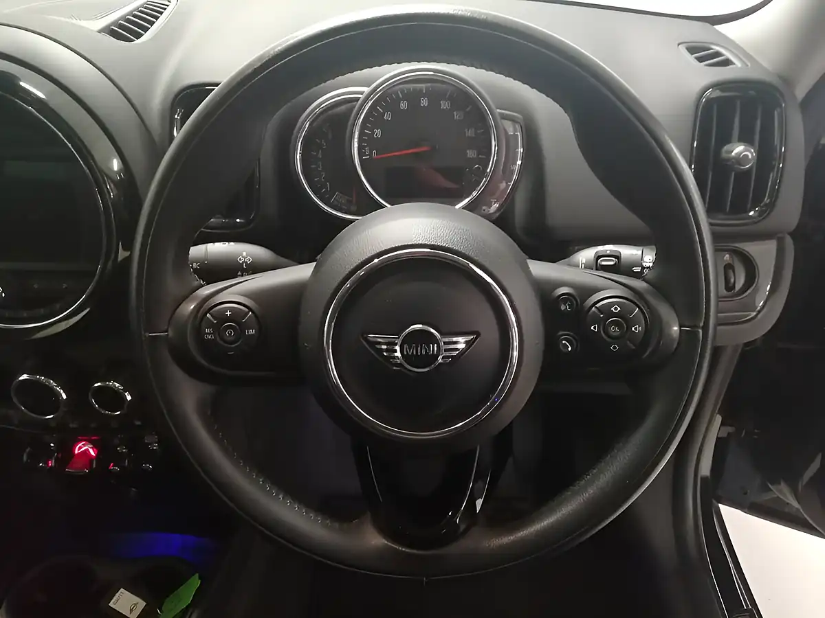 Used 2018 MINI Countryman Cooper Black - Interior and Exterior details 7