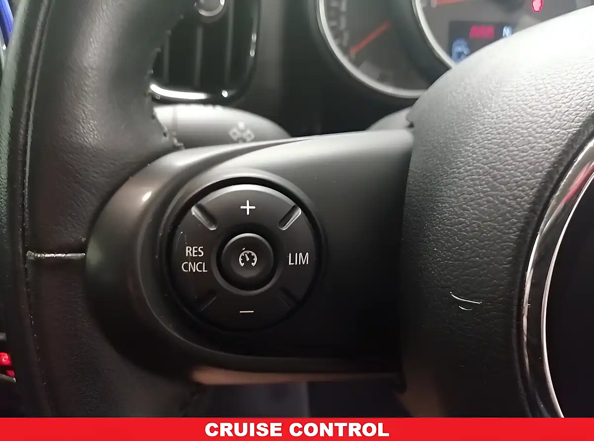 Used 2018 MINI Countryman Cooper Black - Interior and Exterior details 8