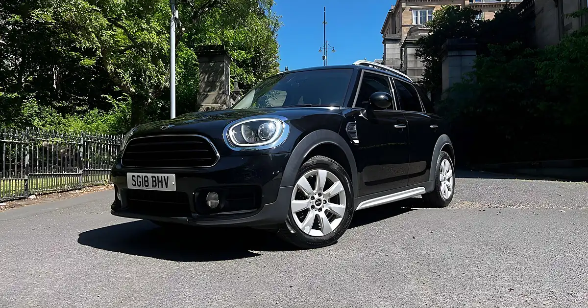 Used 2018 MINI Countryman Cooper Black - Front View