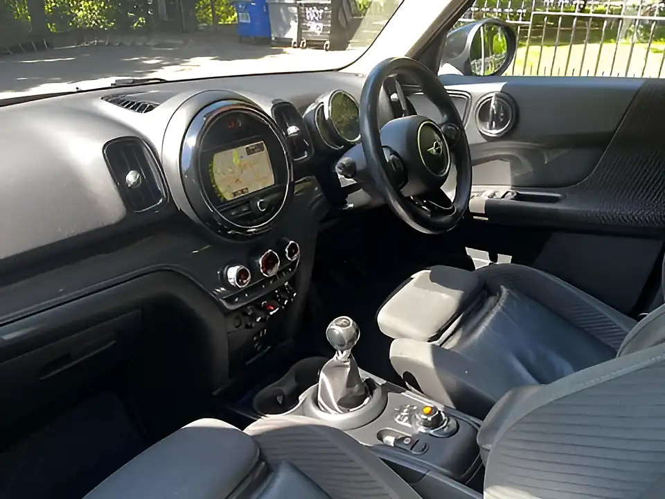 Used 2018 MINI Countryman Cooper Black - Interior and Exterior details 13