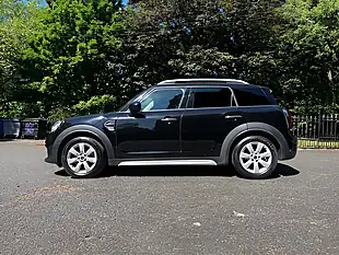 Used 2018 MINI Countryman Cooper Black - Interior and Exterior details 2