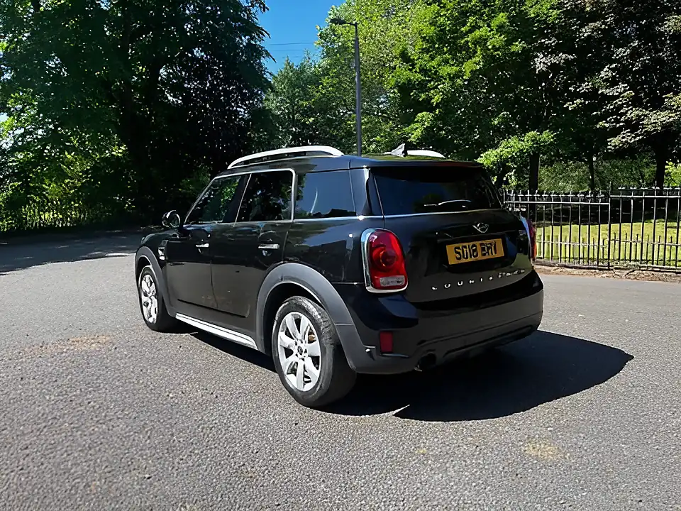 Used 2018 MINI Countryman Cooper Black - Interior and Exterior details 3