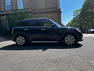 Used 2018 MINI Countryman Cooper Black - Interior and Exterior details 6