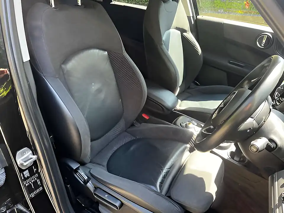 Used 2018 MINI Countryman Cooper Black - Interior and Exterior details 8