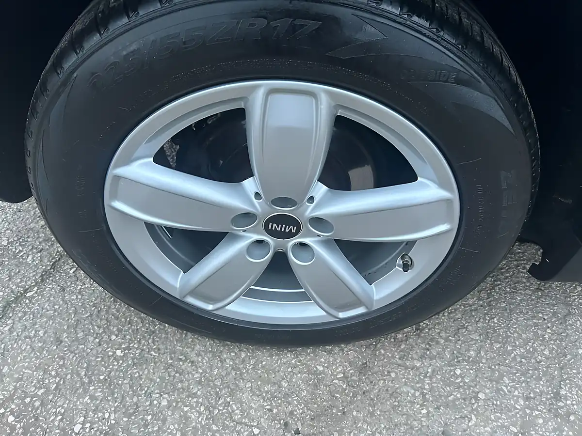 Used 2018 MINI Countryman Cooper Blue - Interior and Exterior details 14