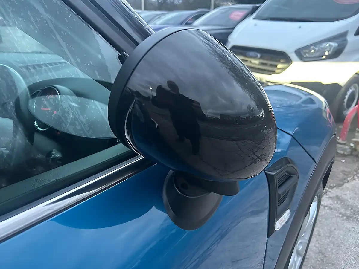Used 2018 MINI Countryman Cooper Blue - Interior and Exterior details 16