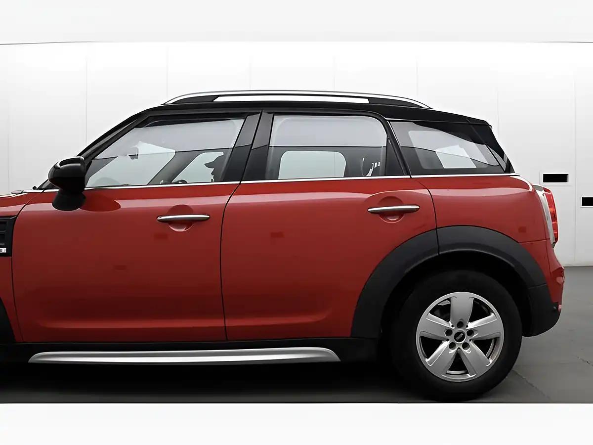 Used 2018 MINI Countryman Cooper Bright Chilli Red - Interior and Exterior details 10
