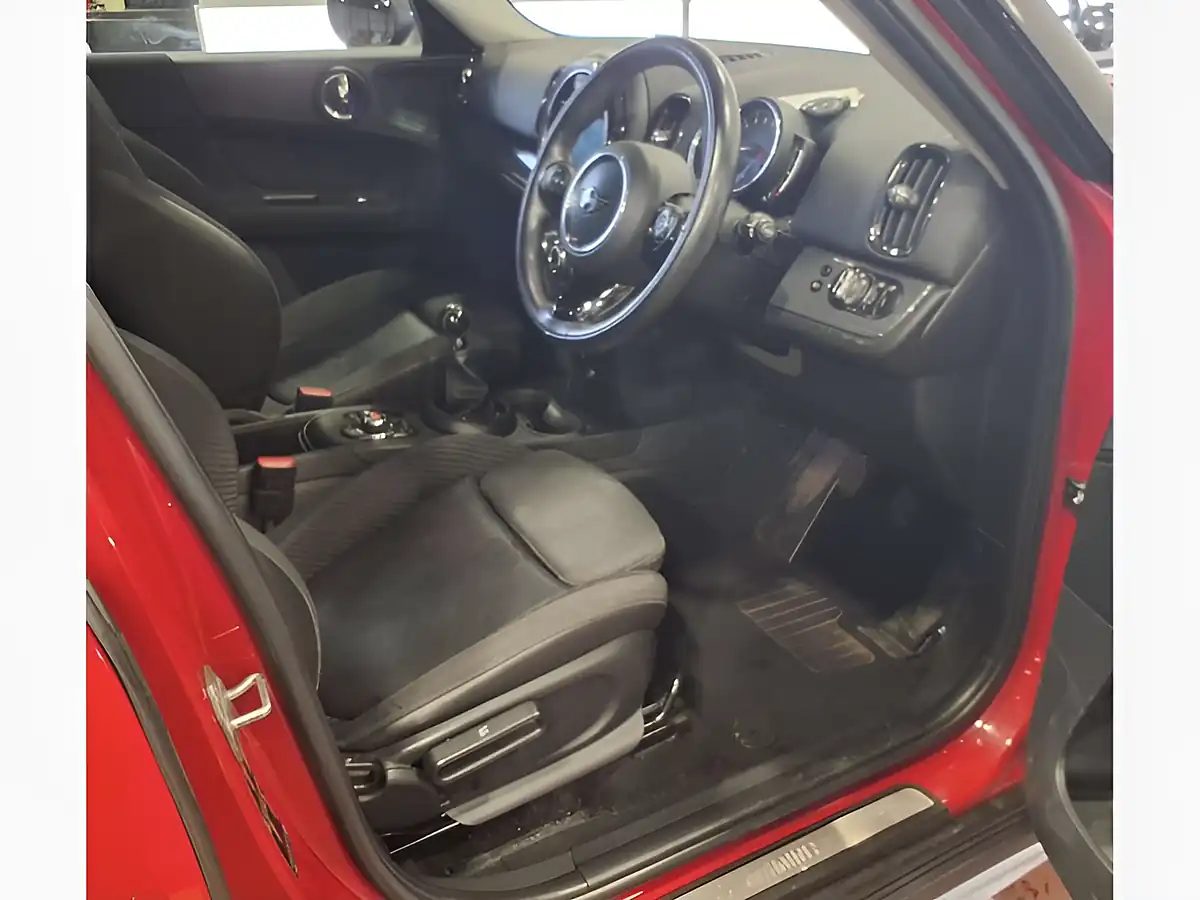 Used 2018 MINI Countryman Cooper Bright Chilli Red - Interior and Exterior details 14