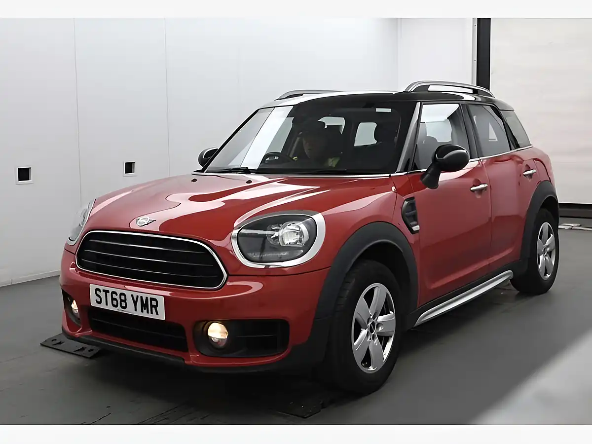 Used 2018 MINI Countryman Cooper Bright Chilli Red - Interior and Exterior details 2