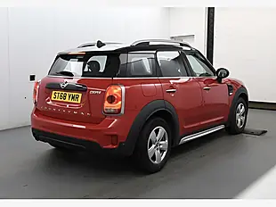 Used 2018 MINI Countryman Cooper Bright Chilli Red - Interior and Exterior details 4