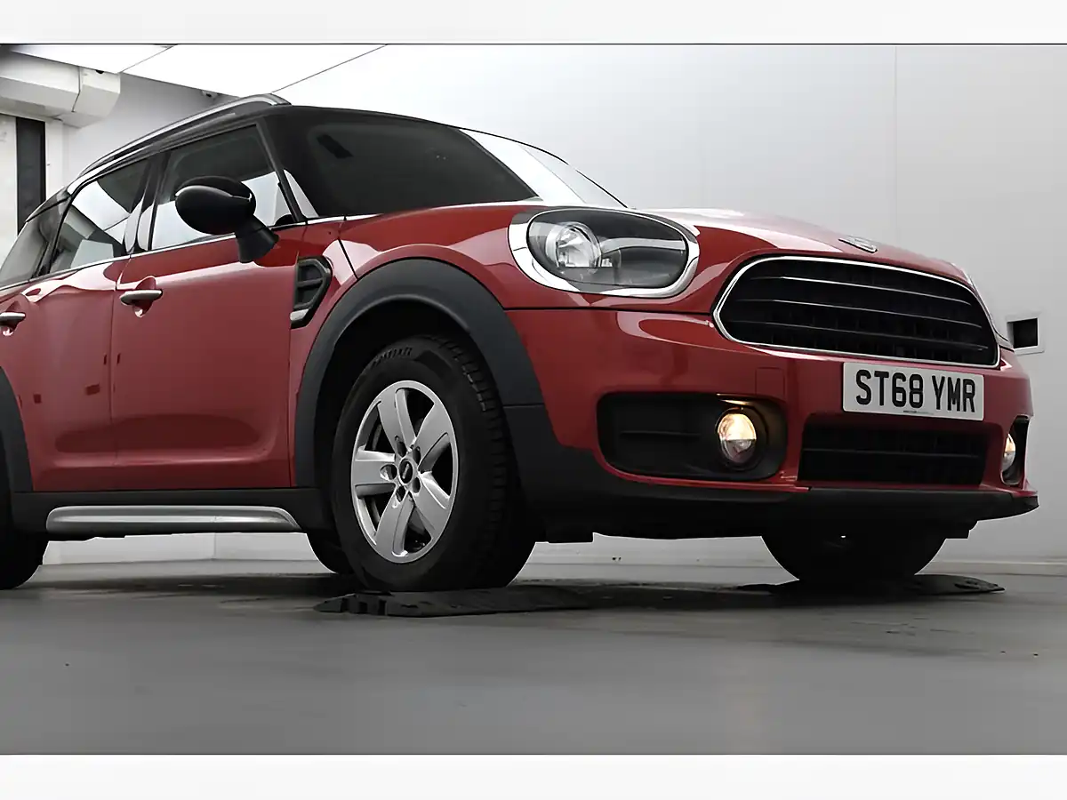 Used 2018 MINI Countryman Cooper Bright Chilli Red - Interior and Exterior details 5