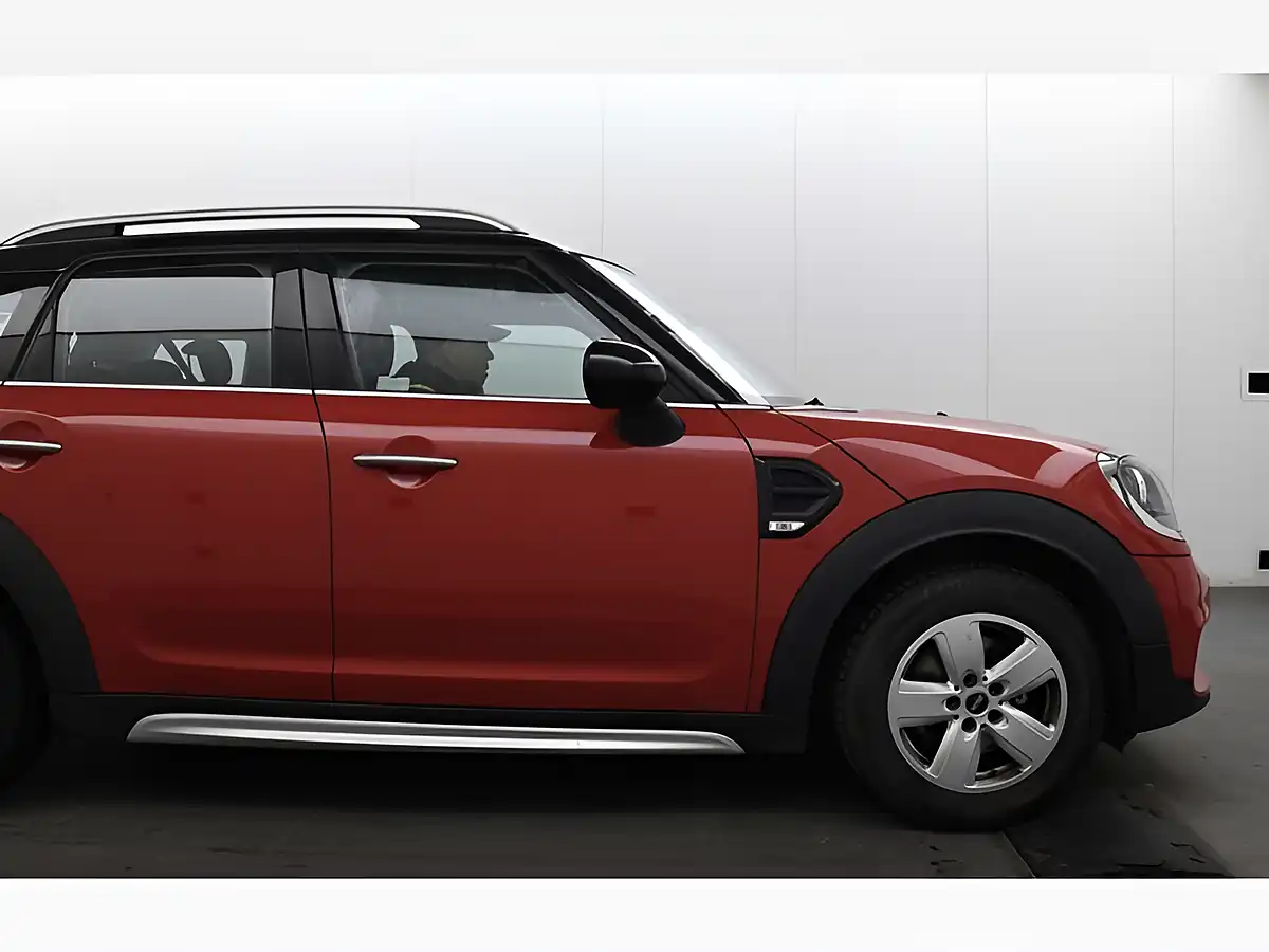 Used 2018 MINI Countryman Cooper Bright Chilli Red - Interior and Exterior details 7